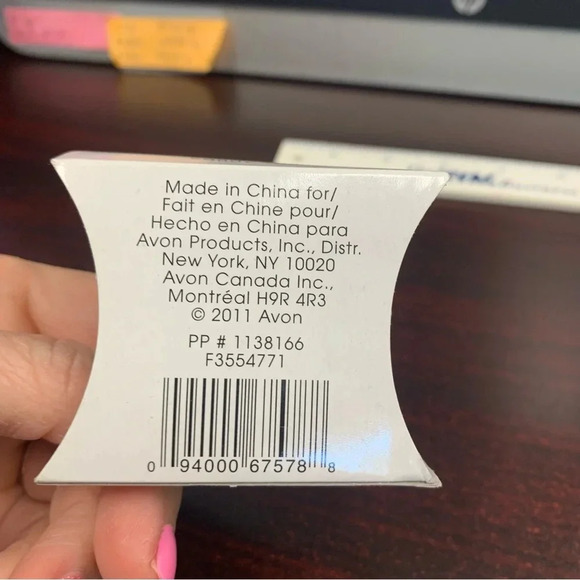 Avon sparkling holiday pendant necklace candy cane silvertone 21” NIB - Picture 4 of 6